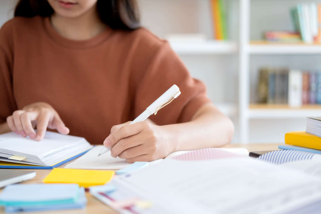 Assignment Writer UK